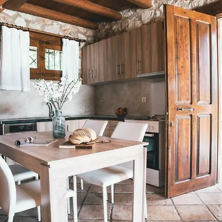 Anastasia Villa *