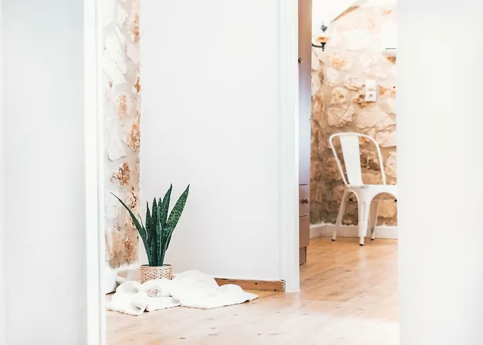 Anastasia Villa *